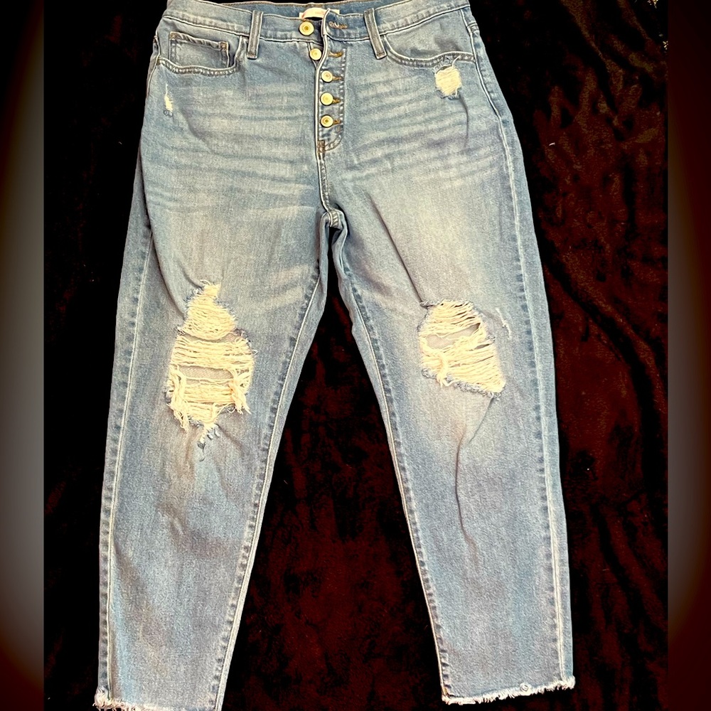 Women’s Curvey Frayed Skinny Jeans